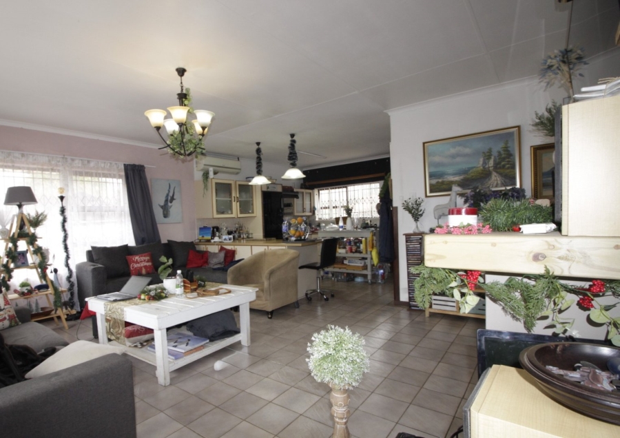 5 Bedroom Property for Sale in Noorsekloof Eastern Cape